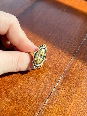 Vintage Avon 1976 Kinsington Victorian Revival Ring